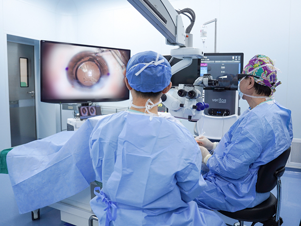 Super Ophthalmology (Diagnosis & Treatment of Refractory Ophthalmopathy and Visual Function Restoration)